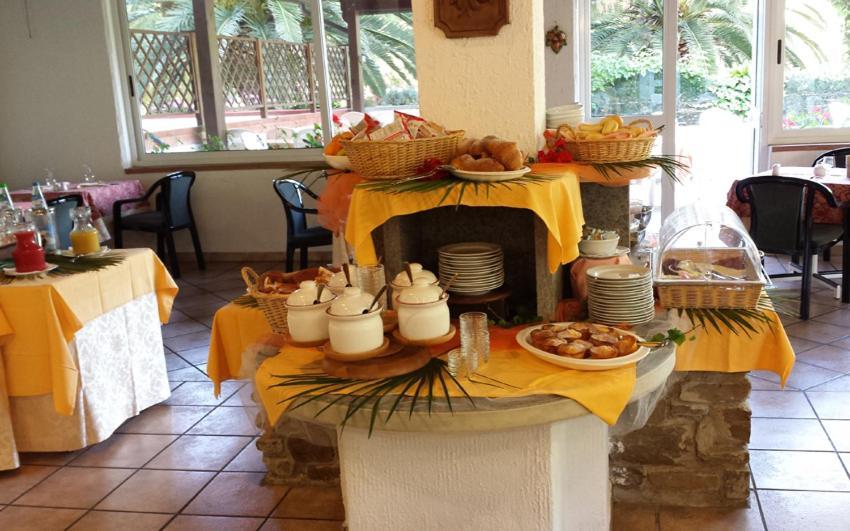 פרינצ'יפינה א מארה Hotel Principe מראה חיצוני תמונה